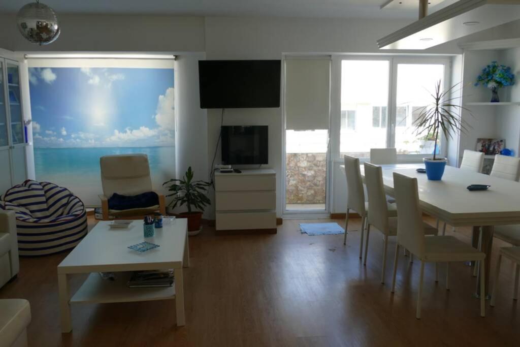 Appartamento Piso En Santa Cristina, A 150 M De La Playa Oleiros Esterno foto
